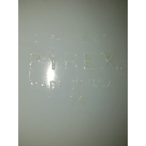 Vintage Pyrex Golden Acorn 575 B Space Saver Baking Dish, 2 Qt, - Picture 12 of 13